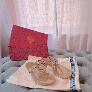 Tory Burch Miller Patent Leather Sandal Flip Flops SZ 10 in Sand